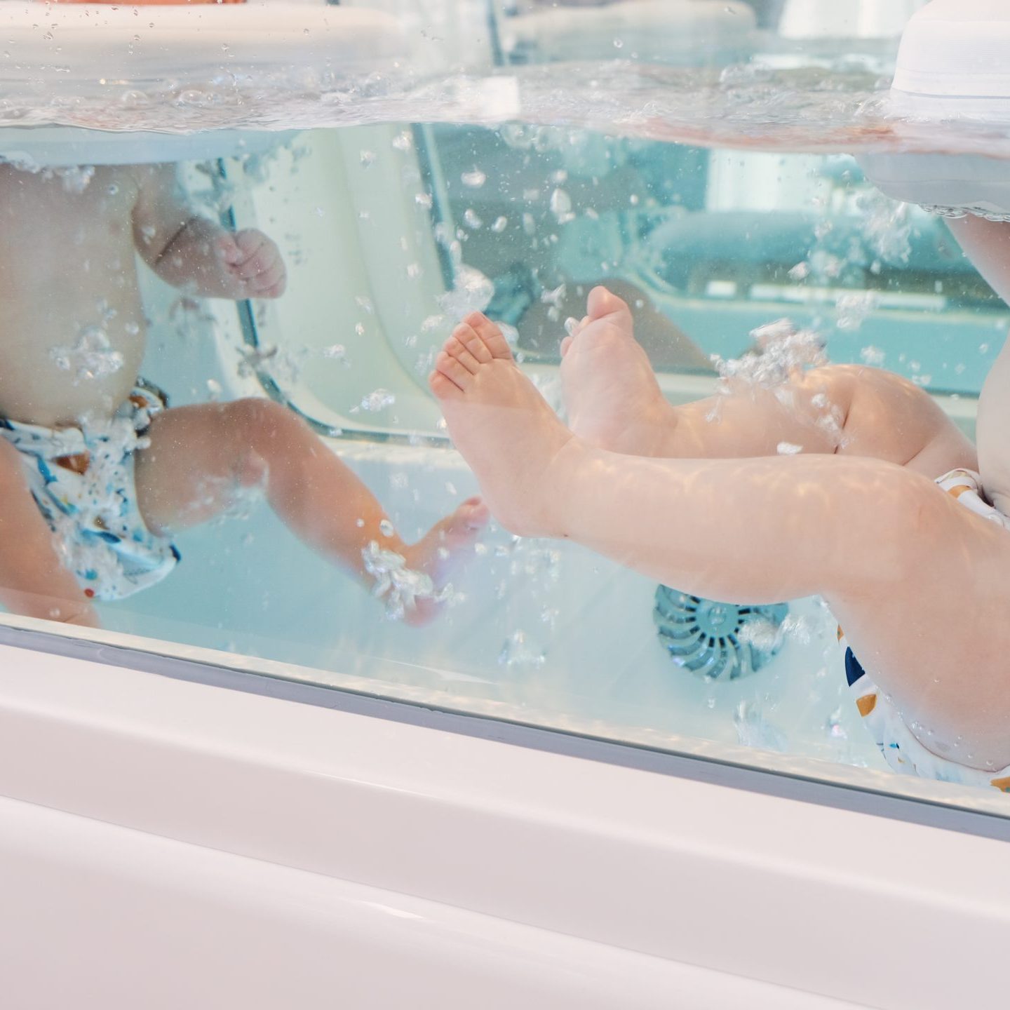 Bathtime stories, babyspa, Bathtime Floating, Hydrotherapie , tweeling
